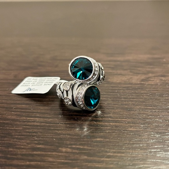 New JTV Ring Silver Tone Crystals Enamel Zebra Bypass - Picture 3 of 9